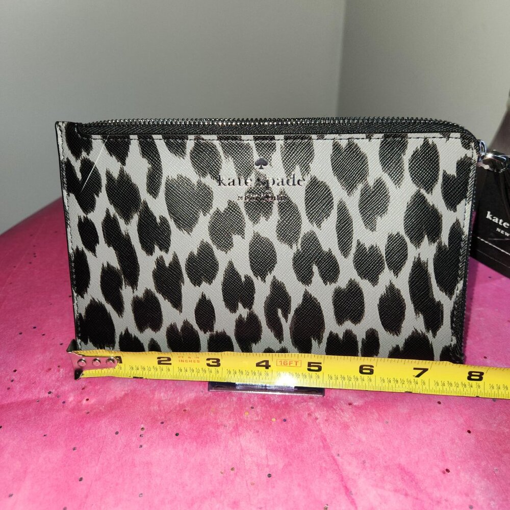 Kate NWT Black and Gray Spotted Animal Print, Medium Wristlet - Picture 4 of 5